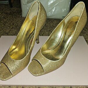 Gold giltter heels size 8 1/2